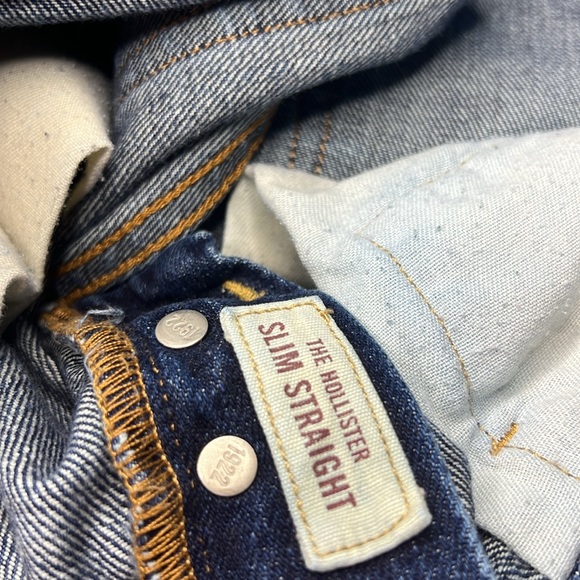 Men’s Hollister Slim Straight Jeans - Picture 5 of 5